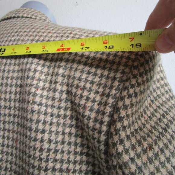 Irish wool tweed dinner jacket, multiple inside pockets, double vent, hand woven - Picture 8 of 16
